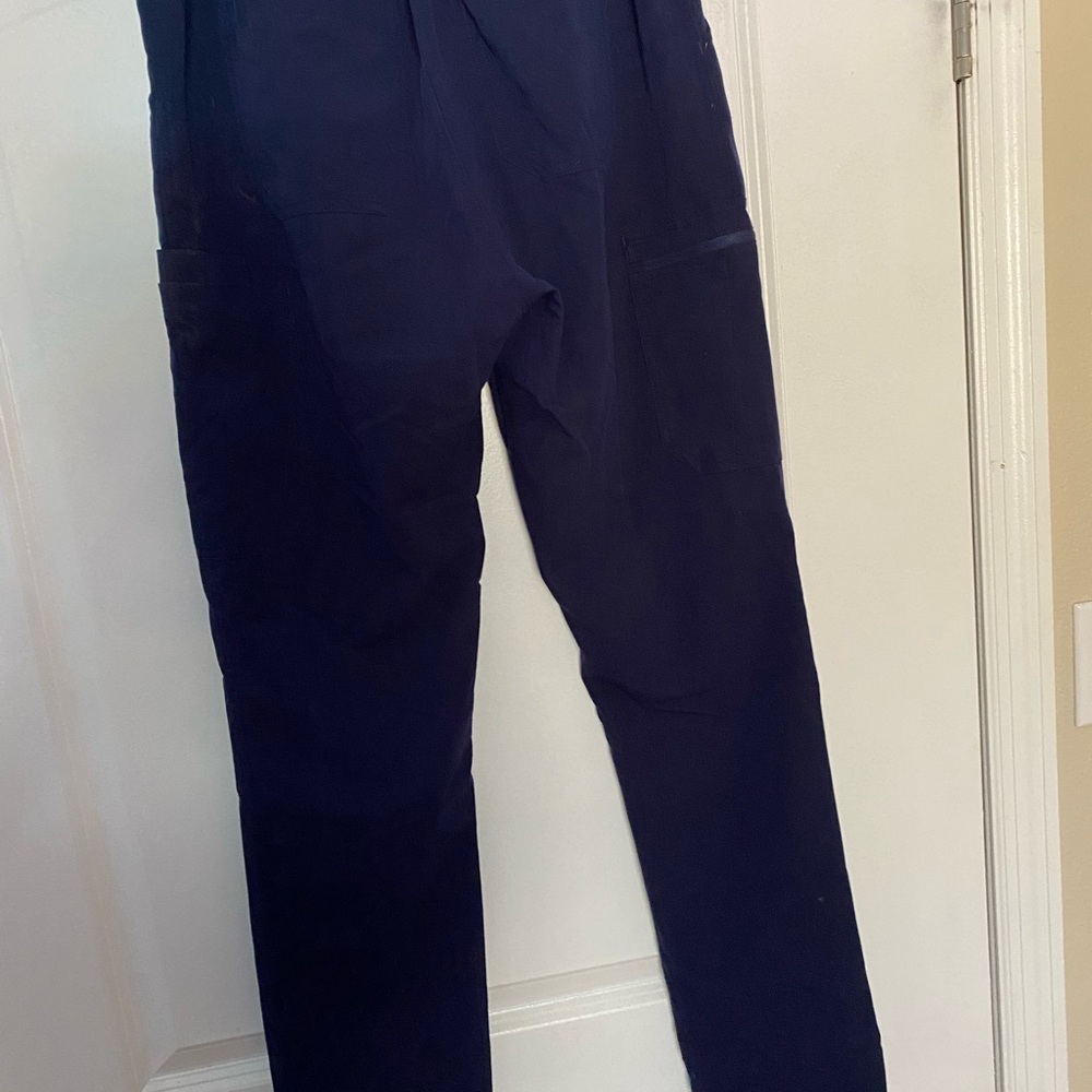 Women’s Figs Navy Blue pants - Picture 2 of 4